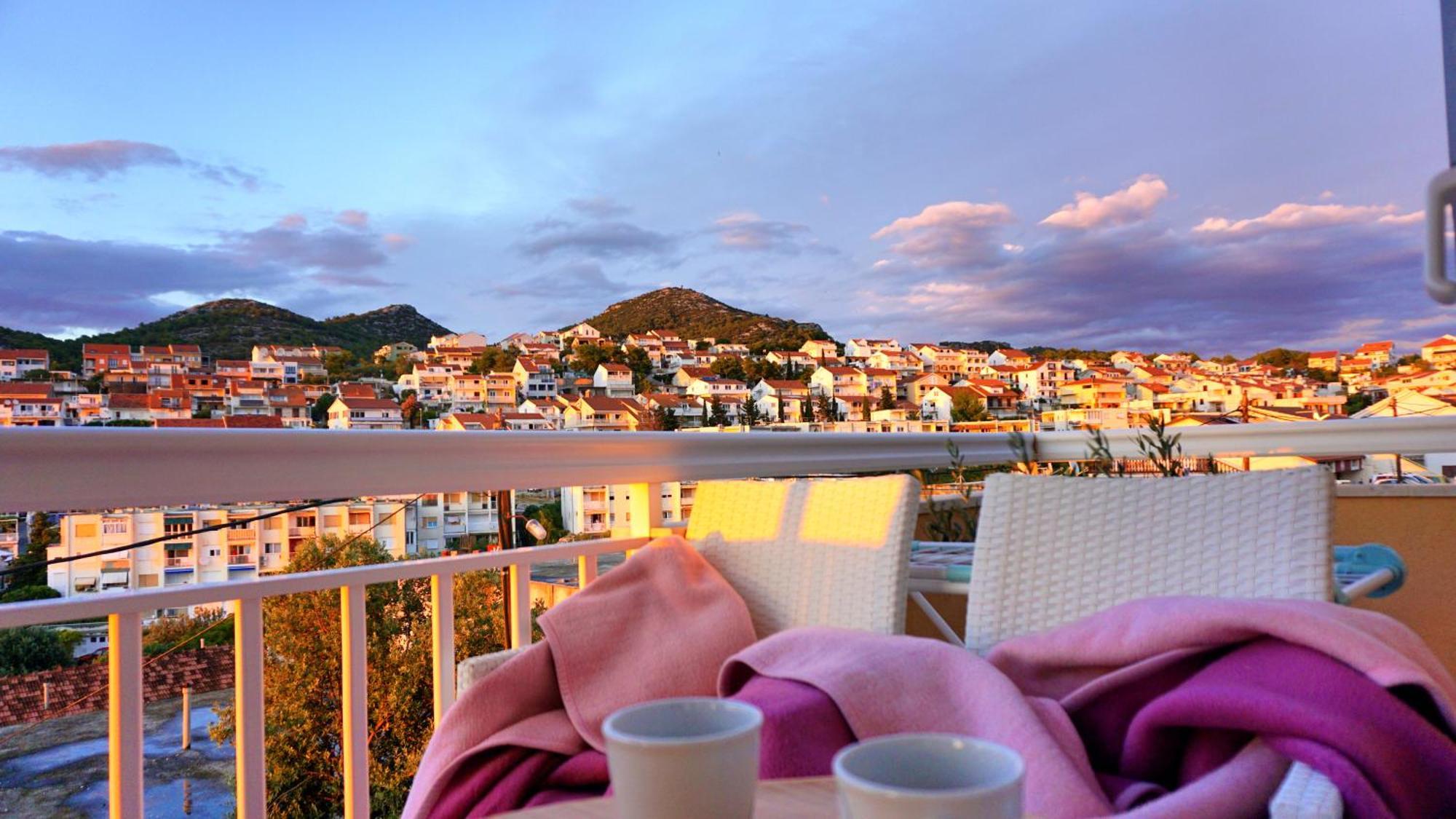 Apartments Sunny Elza Hvar Town Exterior photo