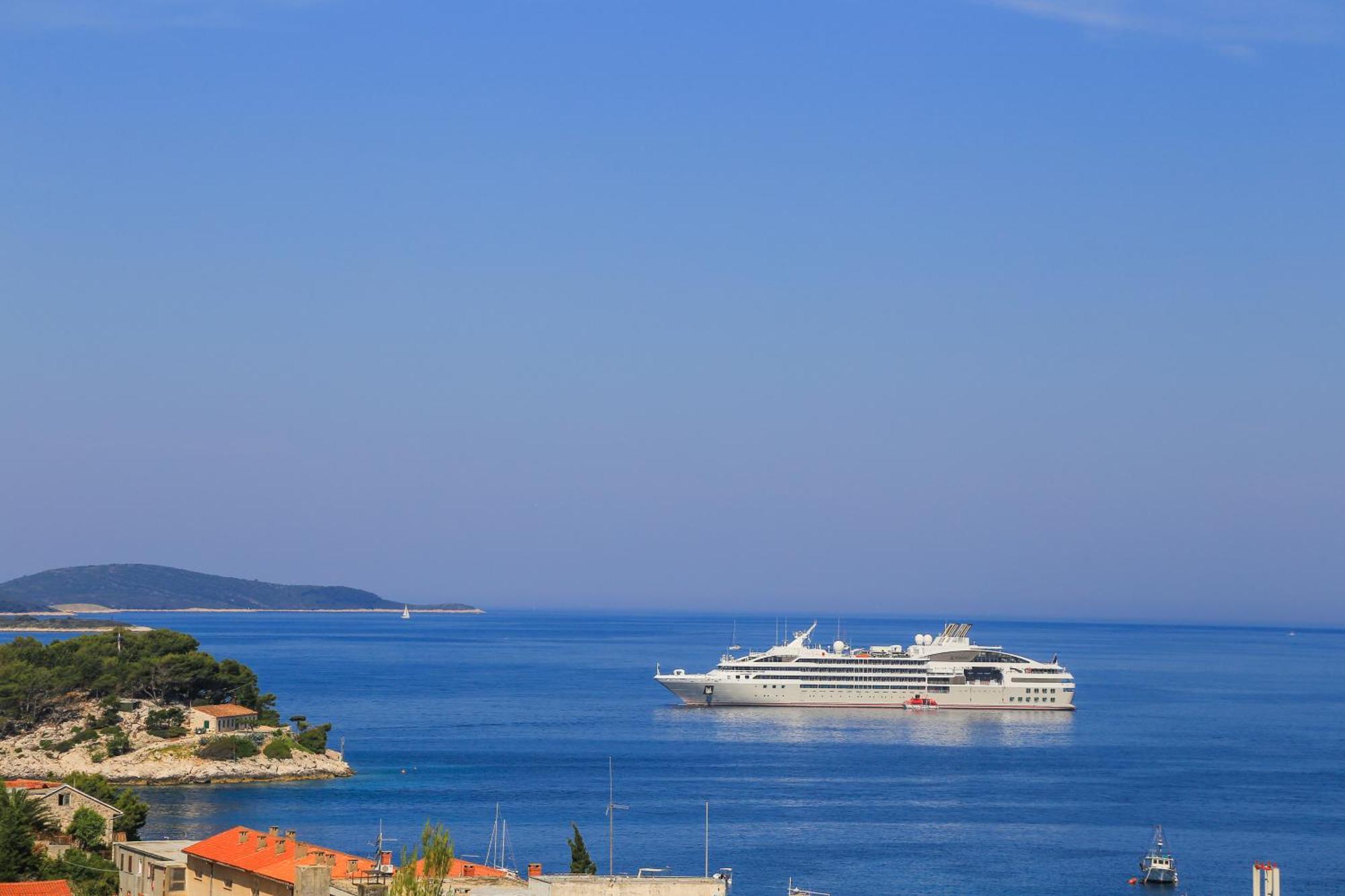 Apartments Sunny Elza Hvar Town Room photo
