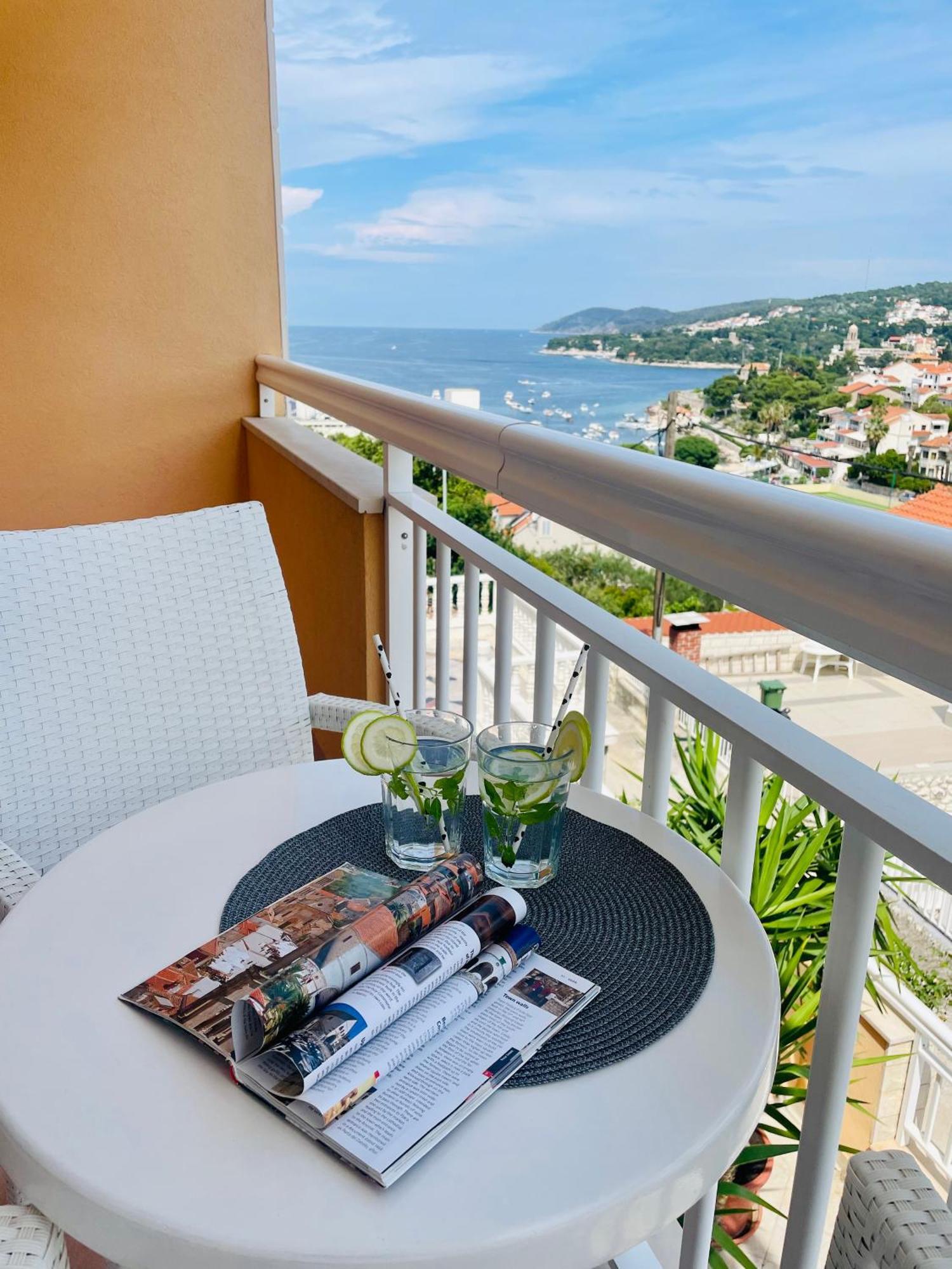 Apartments Sunny Elza Hvar Town Exterior photo