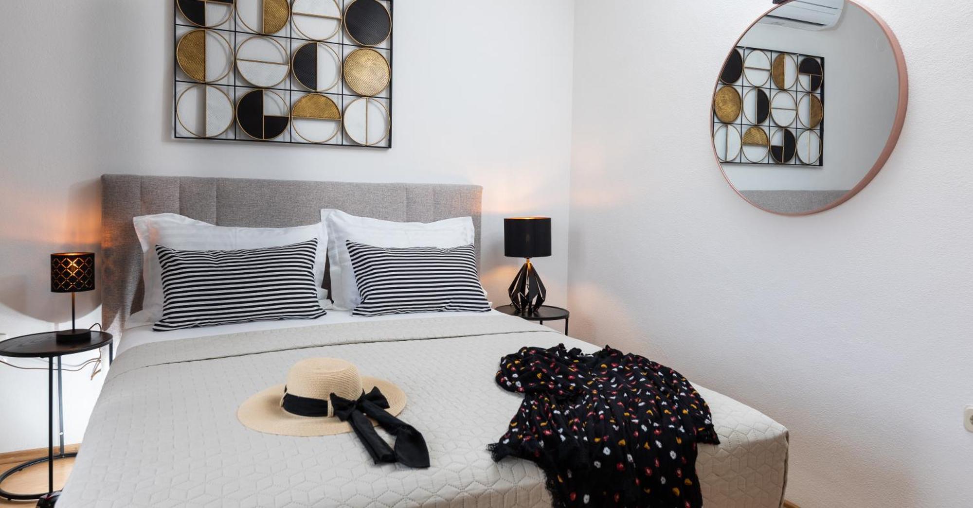 Apartments Sunny Elza Hvar Town Exterior photo