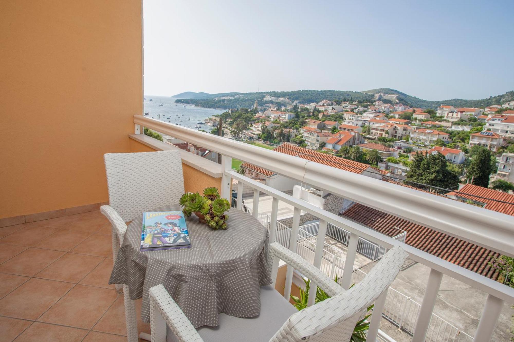 Apartments Sunny Elza Hvar Town Room photo